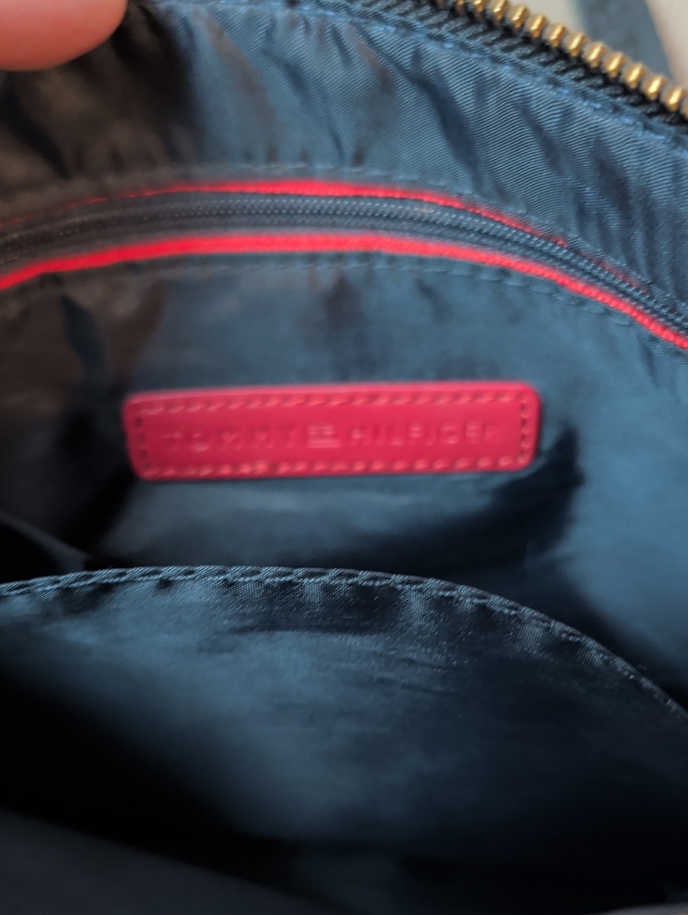 Tommy Hilfiger Monogram Shoulder Bag Crossbody Like New - Picture 5 of 9